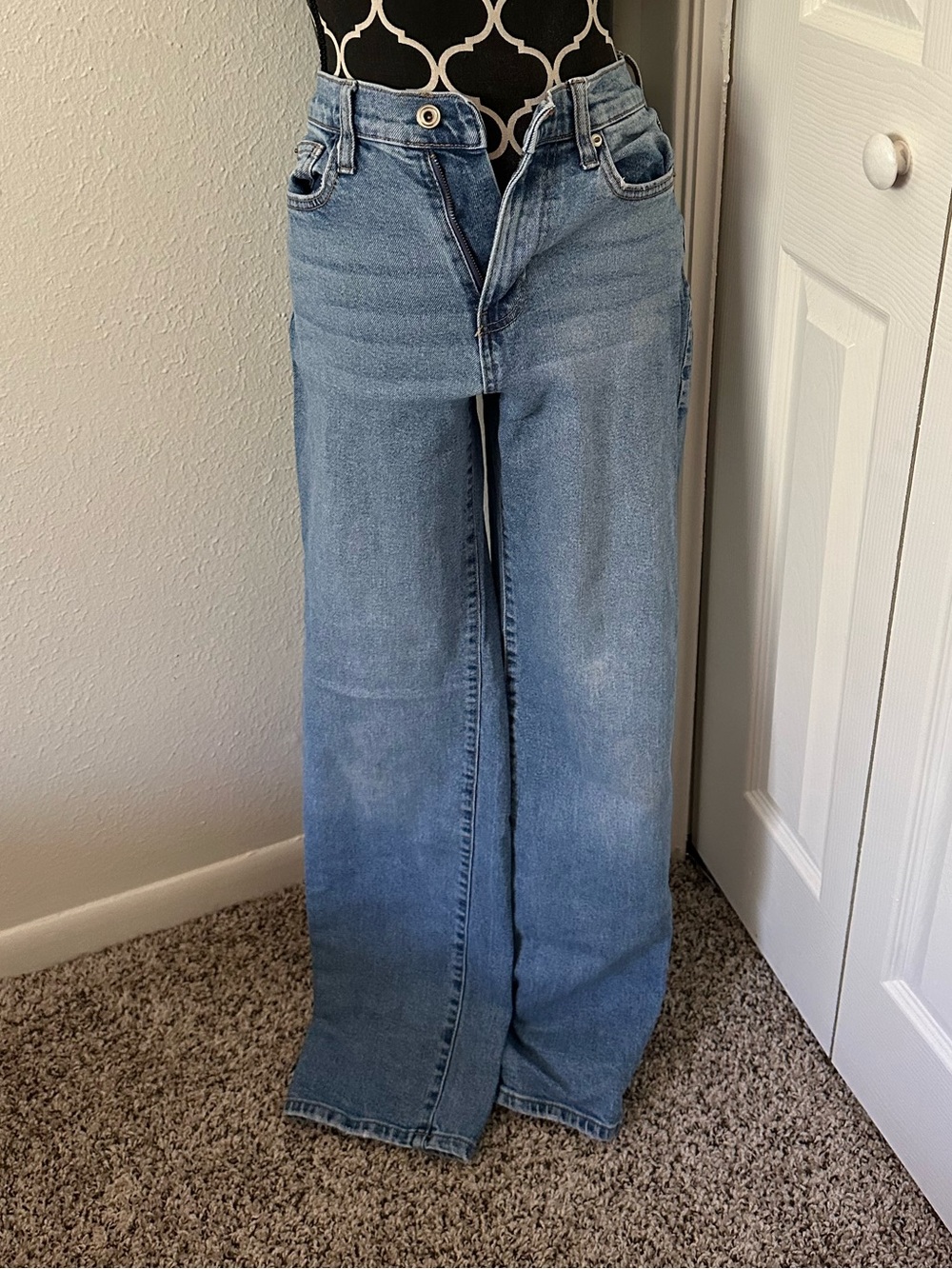 Celebrity pink size 3 26 high-rise straight leg cotton jeans made in the USA